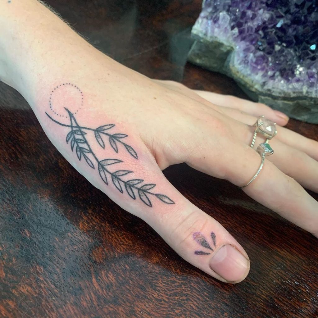 30+ Trendy And Charming Hand Tattoos For Women
