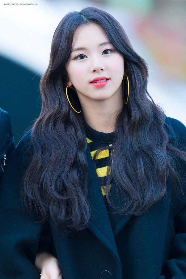 Chaeyoung (TWICE) cat eyes