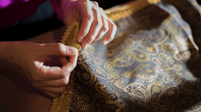 Delving into the art of jacquard weaving in silk fabric