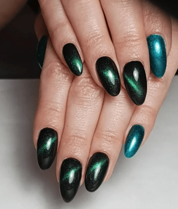 Magical Dark Cat-Eye Nails