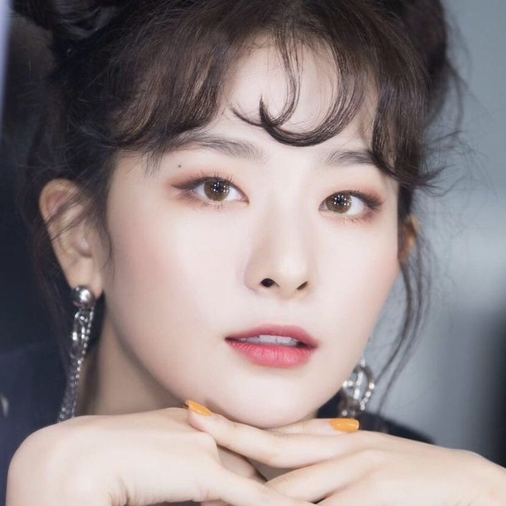 Seulgi (Red Velvet) cat eyes