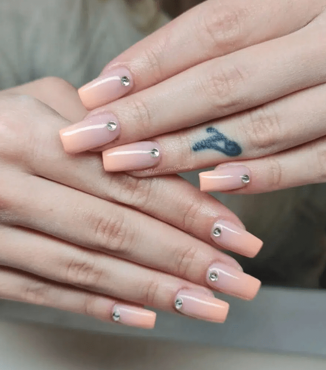 peach nails 11