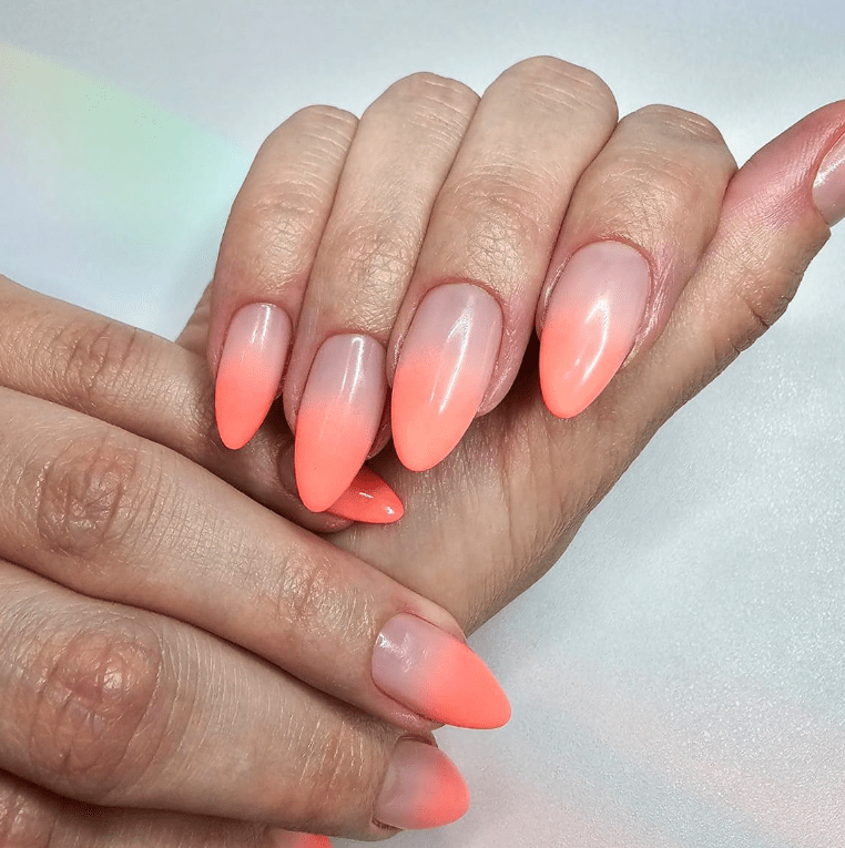 peach nails 18